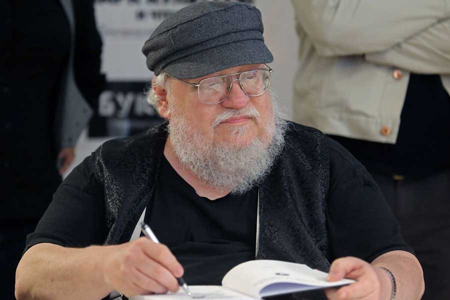 george-rr-martin-releases-new-edition-of-eighth-book-in-the-wild-card-series-1-4940408