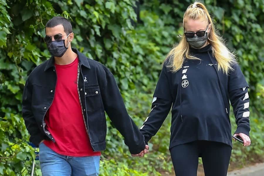 game-of-thrones-star-sophie-turner-and-her-husband-joe-jonas-welcome-their-first-child-2-2641448