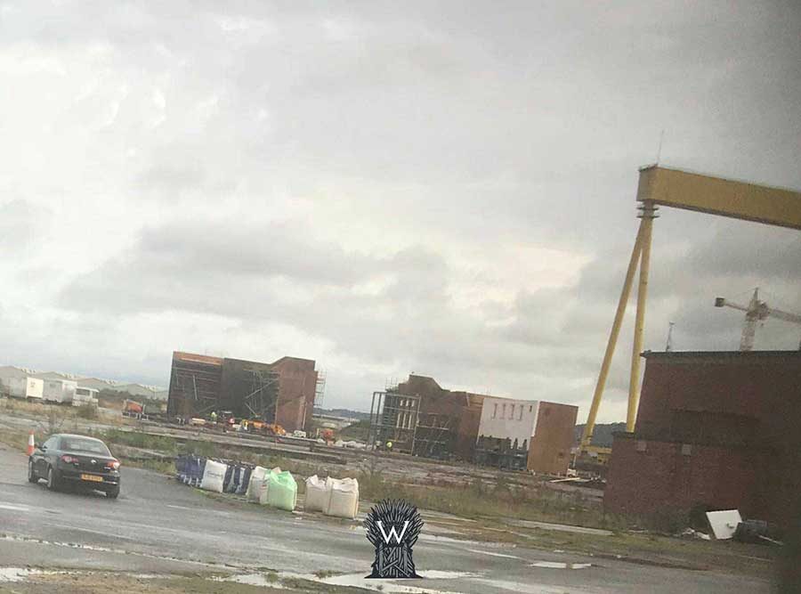 exclusive-new-photos-of-the-gigantic-game-of-thrones-castle-set-and-siege-engine-in-belfast-1-2923974