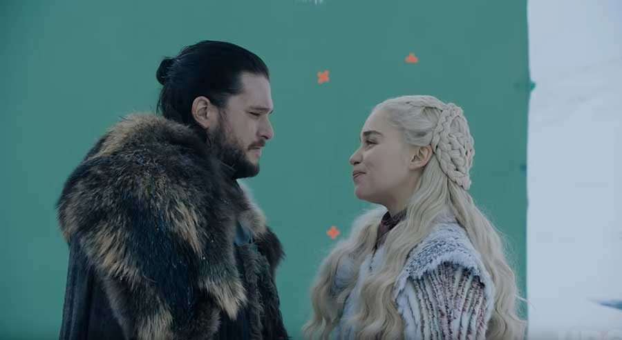 kit-harington-gags-after-kissing-emilia-clarke-in-a-behind-the-scenes-video-5620394