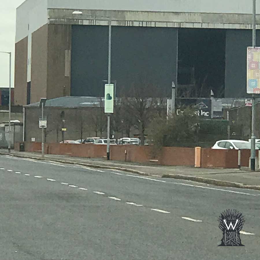 exclusive-new-photos-of-the-gigantic-game-of-thrones-castle-set-and-siege-engine-in-belfast-7-4643110