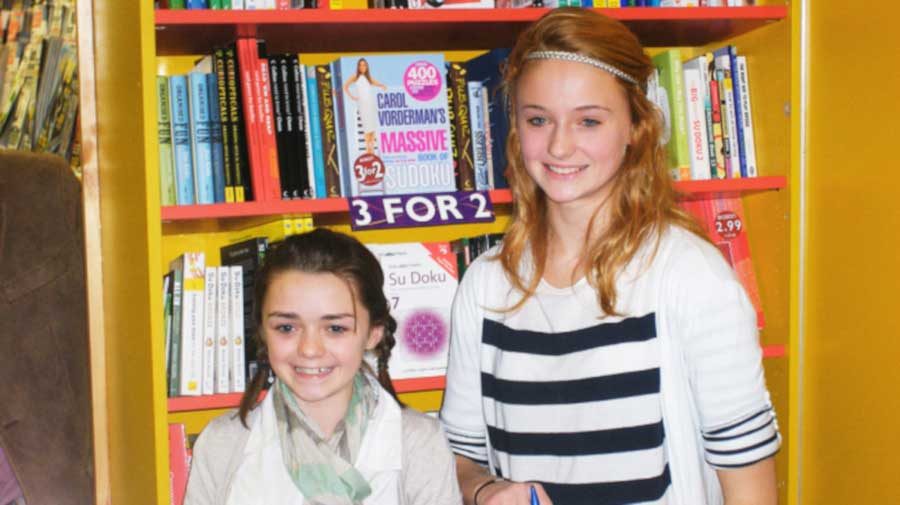 photos-of-young-game-of-thrones-stars-from-a-2009-song-of-ice-and-fire-book-signing-3-5133977