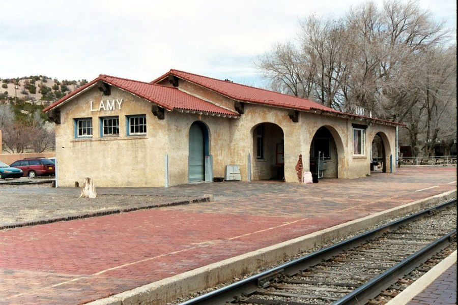 george-r-r-martin-buys-the-historic-santa-fe-southern-railway-with-two-other-partners-2-9236844