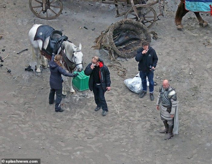 graham-mctavish-and-olivia-cooke-spotted-in-full-costume-on-house-of-the-dragon-set-2-7310132