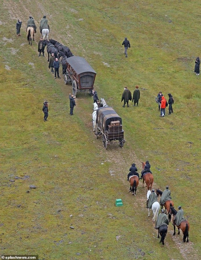 graham-mctavish-and-olivia-cooke-spotted-in-full-costume-on-house-of-the-dragon-set-5744380