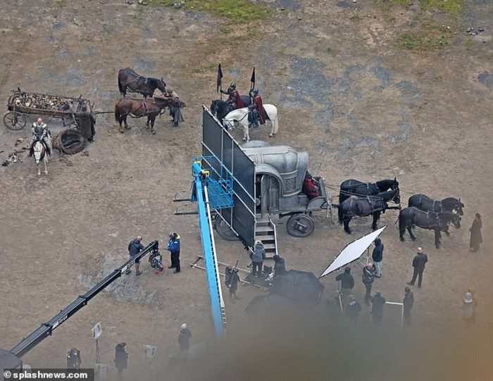 graham-mctavish-and-olivia-cooke-spotted-in-full-costume-on-house-of-the-dragon-set-7-2557845