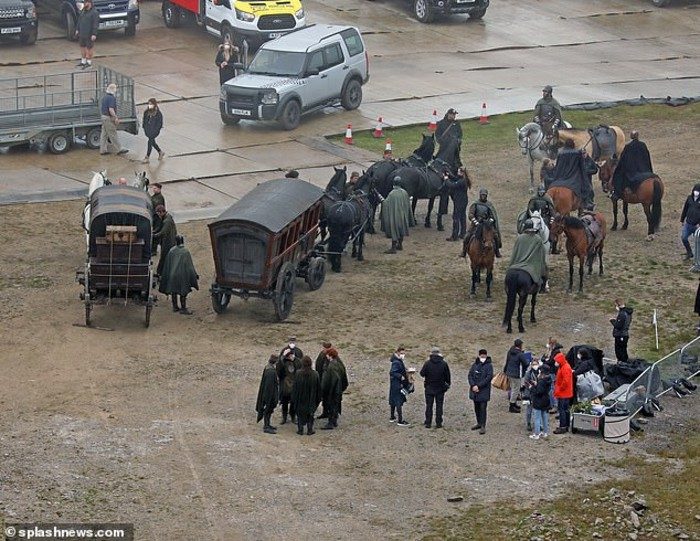 graham-mctavish-and-olivia-cooke-spotted-in-full-costume-on-house-of-the-dragon-set-9-3299674