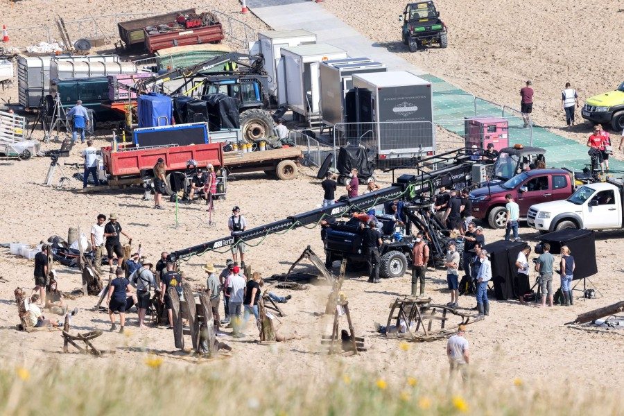 more-leaks-from-the-set-of-house-of-the-dragon-hint-at-a-major-battle-scene-being-filmed-at-cornwall-10-5263944