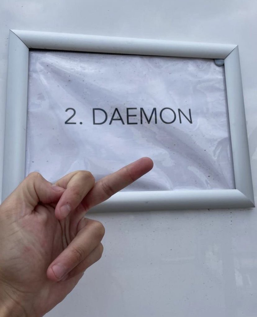 fabian frankle showing daemon the middle finger